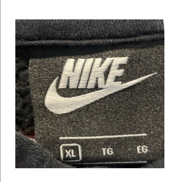 Nike - Hoodie - Sweatshirt - Black - Boys XL - Picture 3 of 3